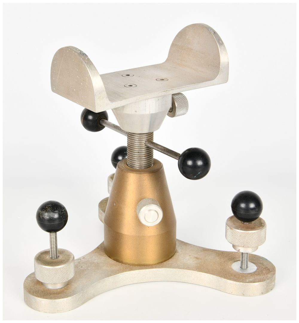 Lot 1427: Precision Adjustable Leveling Stand and Cradle Mount