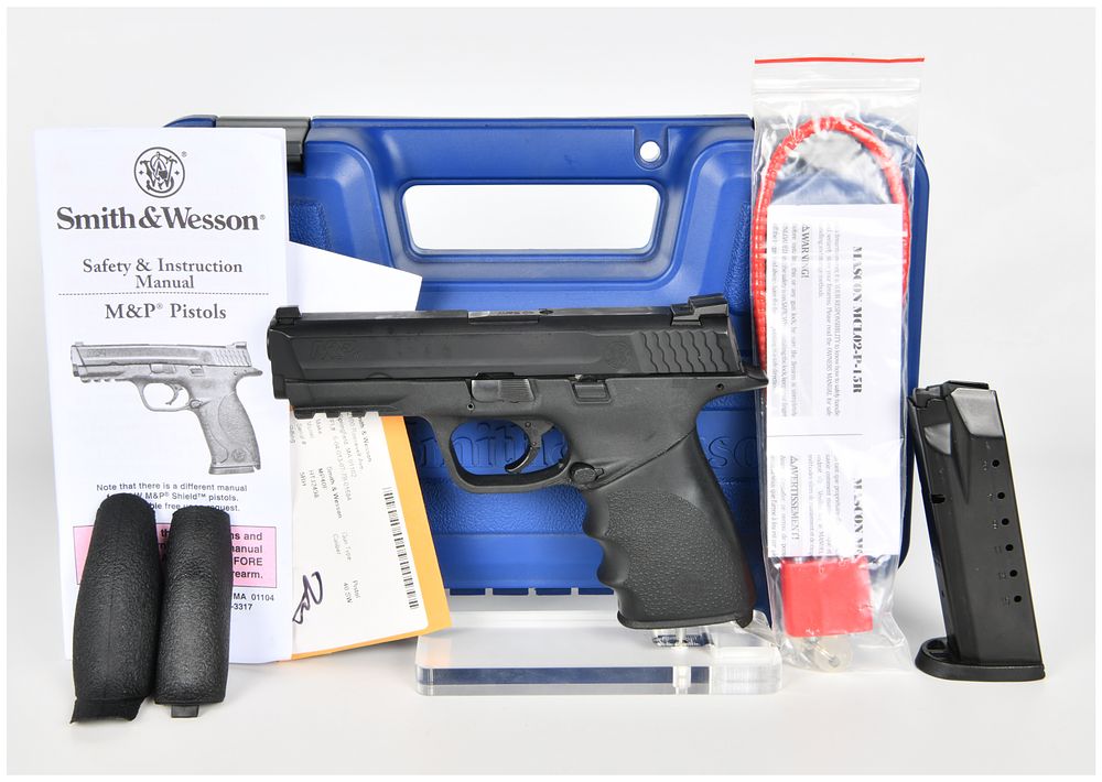 Lot 1485: Smith & Wesson M&P40 Semi-Automatic Pistol .40 S&W with 4.25 Inch Barrel