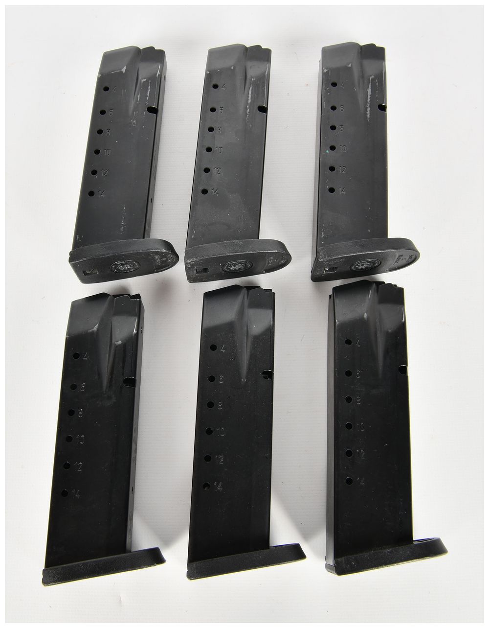 Lot 1526: A Lot of 6 Smith & Wesson M&P Semi-Automatic Pistol Magazines .40 S&W and .357 SIG