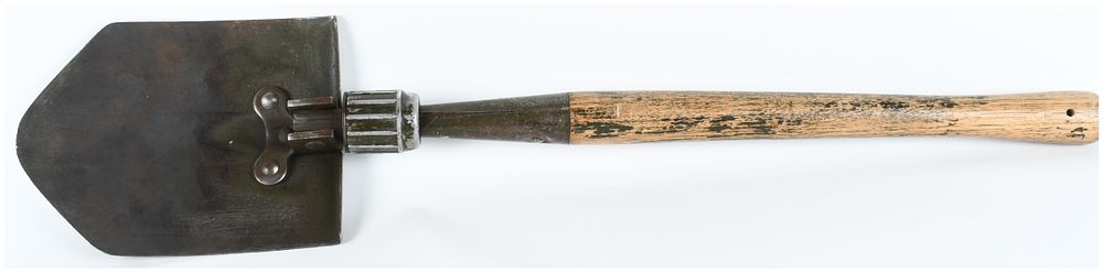 Lot 47: US WWII M1943 Ames Entrenching Tool Dated 1944