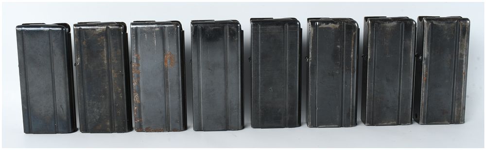 Lot 203: A Lot of 8 USGI M1 Carbine Detachable Box Magazines .30 Carbine