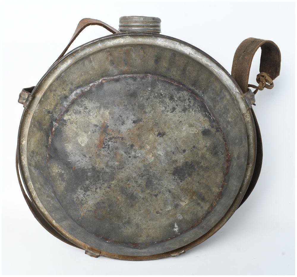 Lot 305: Early 20th Century Boyce Automotive Running Board Water Canteen