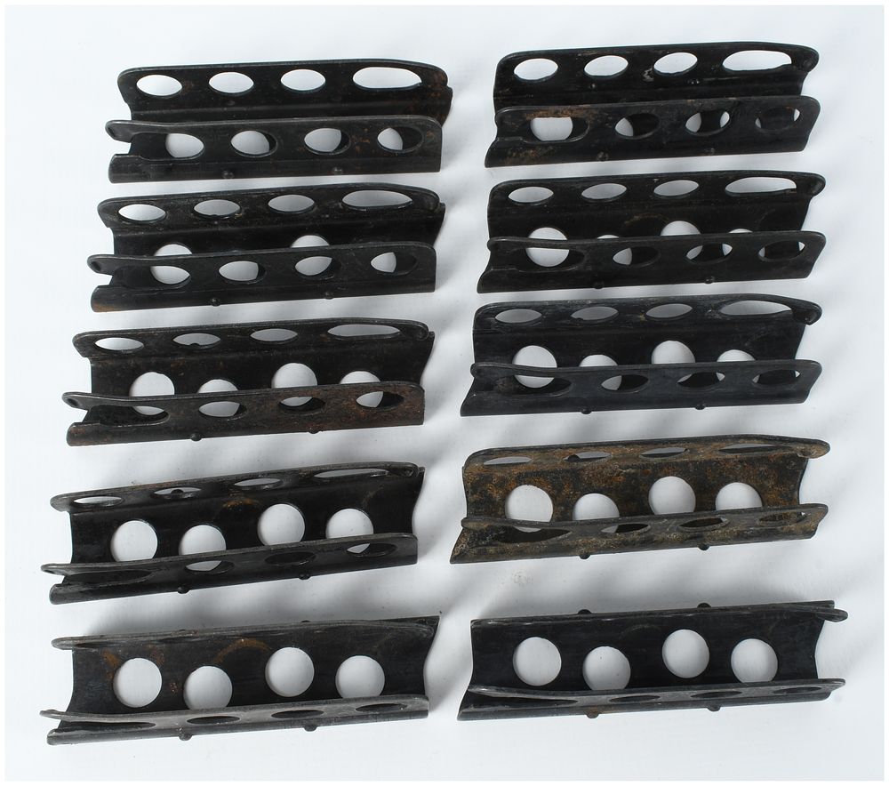 Lot 449: A Set of 10 British Lee Enfield .303 Stripper Clips