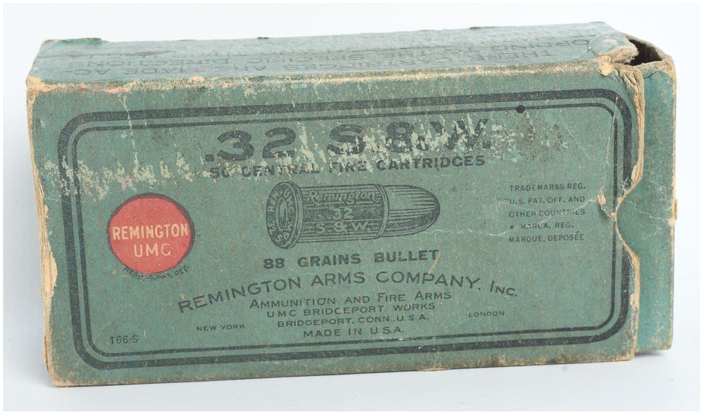 Lot 118: Remington Arms Company .32 S&W Black Powder Cartridges 50 Rounds Antique