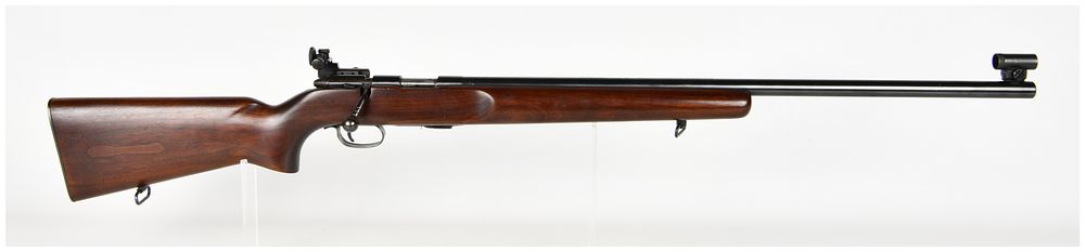 Lot 231: Remington Model 513-T Matchmaster Bolt Action Rifle .22 Long Rifle with 27 Inch Barrel