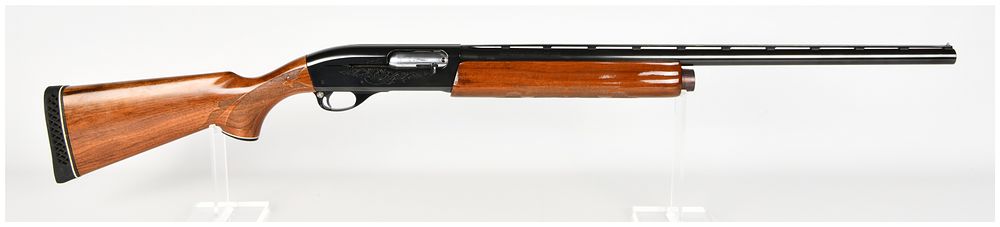 Lot 1110: Remington Model 1100 Semi-Automatic Shotgun 12 Gauge with 26 Inch Barrel