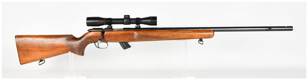 Lot 1302: Remington Model 513-T Matchmaster Bolt Action Rifle .22 Long Rifle with Target Barrel