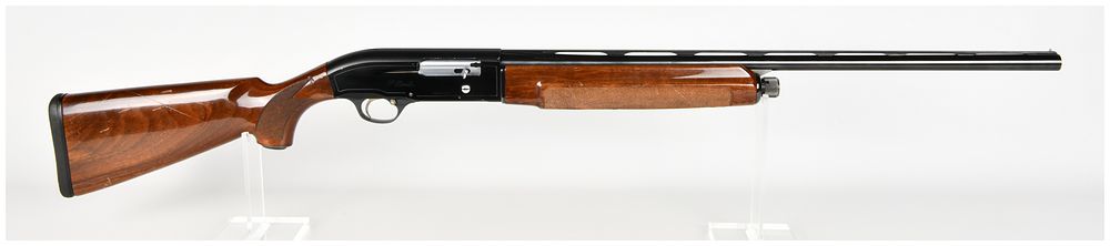 Lot 1350: Beretta Model A303 Semi-Automatic Shotgun 20 Gauge with 26 Inch Barrel