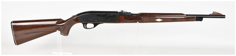 Lot 1452: Remington Model Nylon 66 Semi-Automatic Rifle .22 LR with 19.5 Inch Barrel