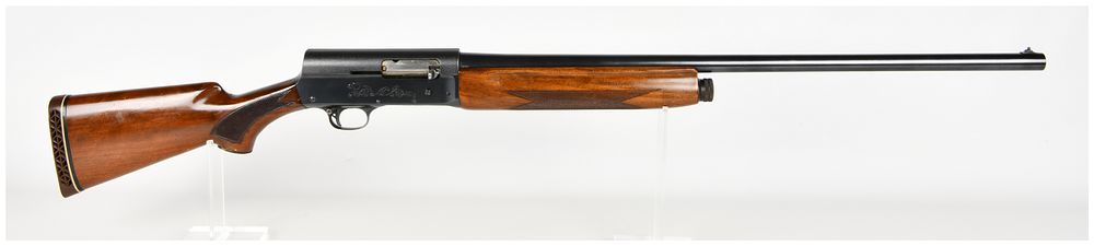 Lot 525: Browning Auto-5 Semi-Automatic Shotgun 12 Gauge