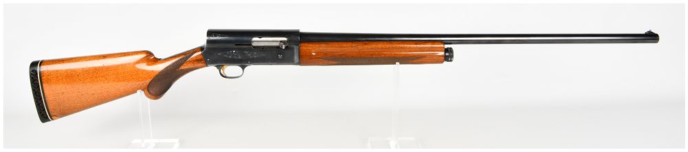 Lot 1074: Browning Auto-5 Light Twelve Semi-Automatic Shotgun 12 Gauge