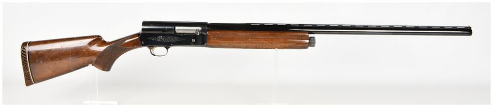 Lot 1314: Browning Auto-5 Magnum Twelve Semi-Automatic Shotgun 12 Gauge with 30 Inch Barrel