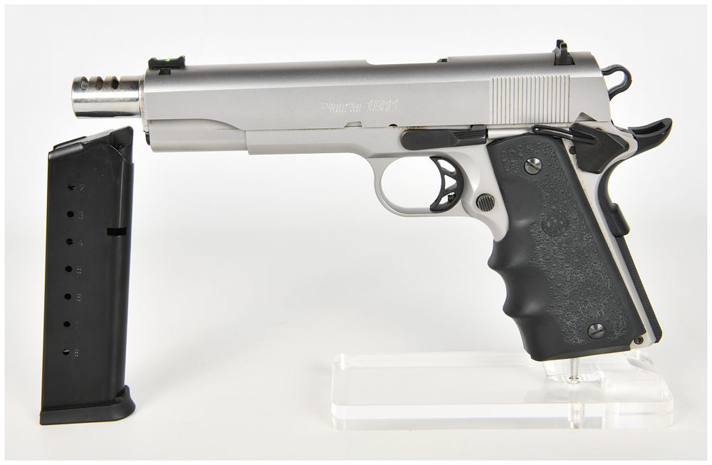 Lot 534: Para USA Expert 1911 Semi-Automatic Pistol .45 ACP with 5 Inch Barrel