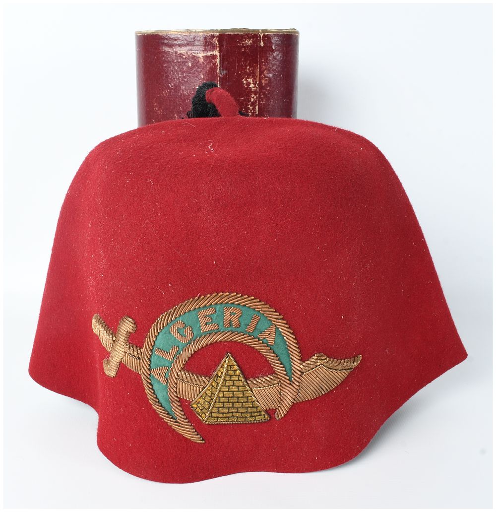 Lot 1529: Elmer Keith Algeria Temple Shriners Fez and Original Carrying Case