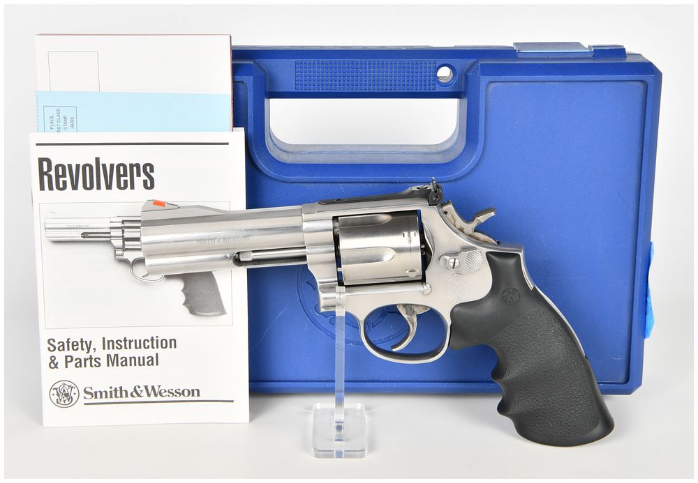 Lot 288: Smith & Wesson Model 686-4 Double Action Revolver .357 Magnum with 4 Inch Barrel