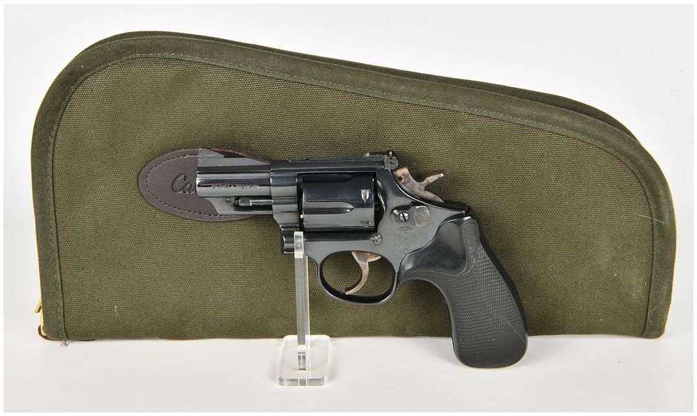 Lot 1395: Smith & Wesson Model 19-7 Double Action Revolver .357 Magnum with 2.5 Inch Barrel