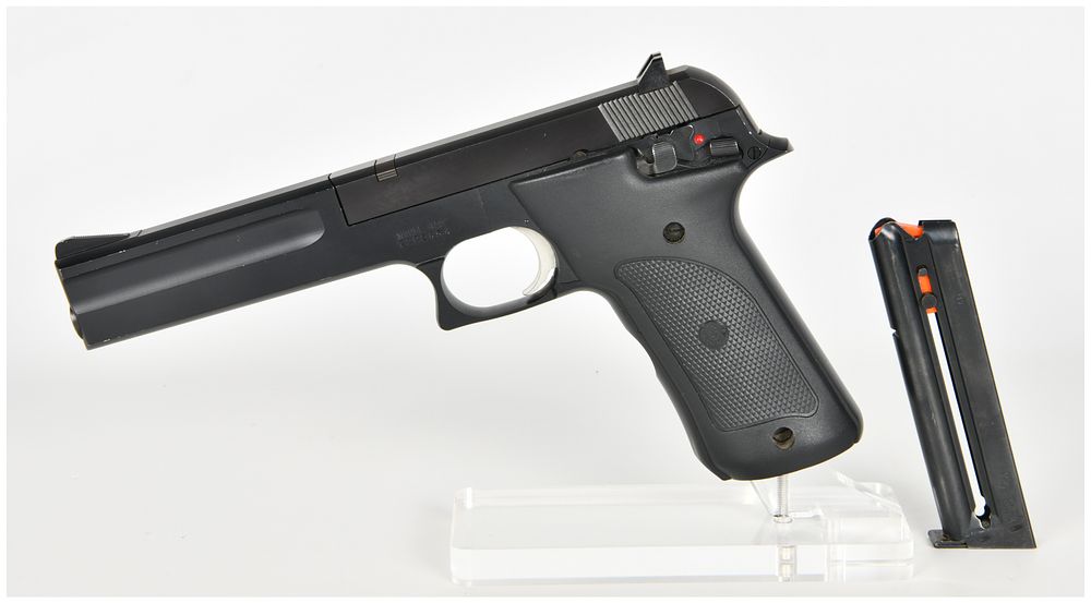 Lot 1239: Smith & Wesson Model 422 Semi-Automatic Pistol .22 LR with 6 Inch Barrel