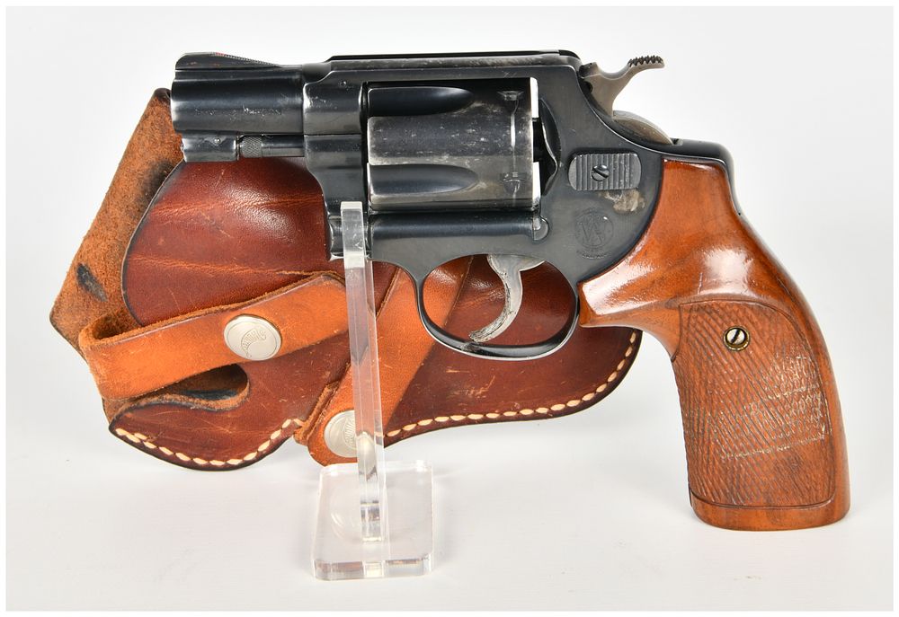 Lot 1185: Smith & Wesson J frame Chiefs Special Revolver .38 Special with 2 Inch Barrel