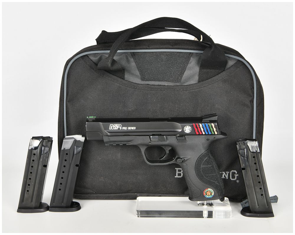 Lot 1575: Smith & Wesson M&P 9 Pro Series Semi-Automatic Pistol 9mm with 4.25 Inch Barrel