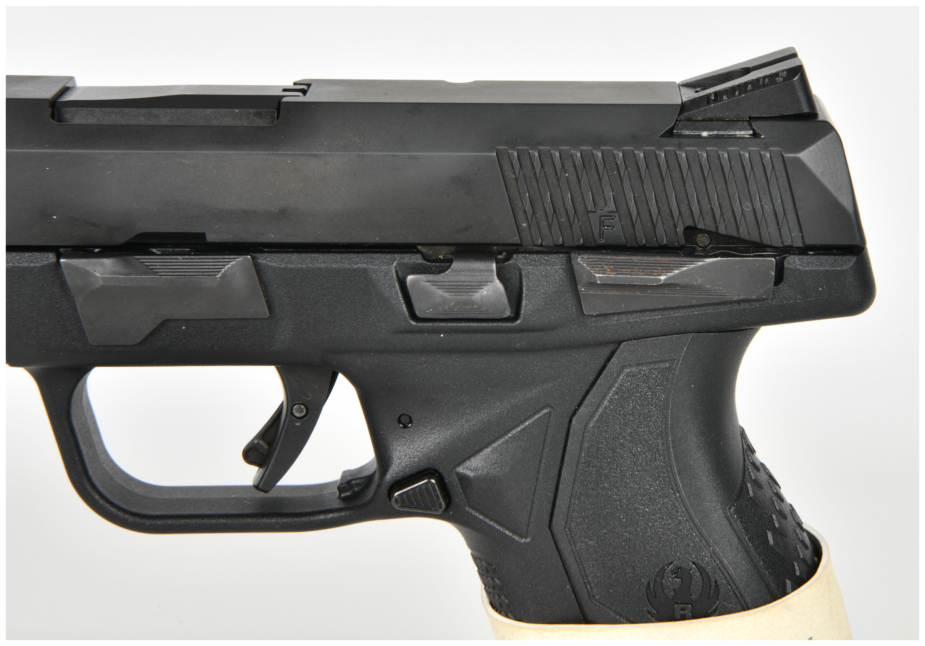 Ruger American Pistol Compact Semi-Automatic Pistol 9mm Luger with 3.55 Inch Barrel