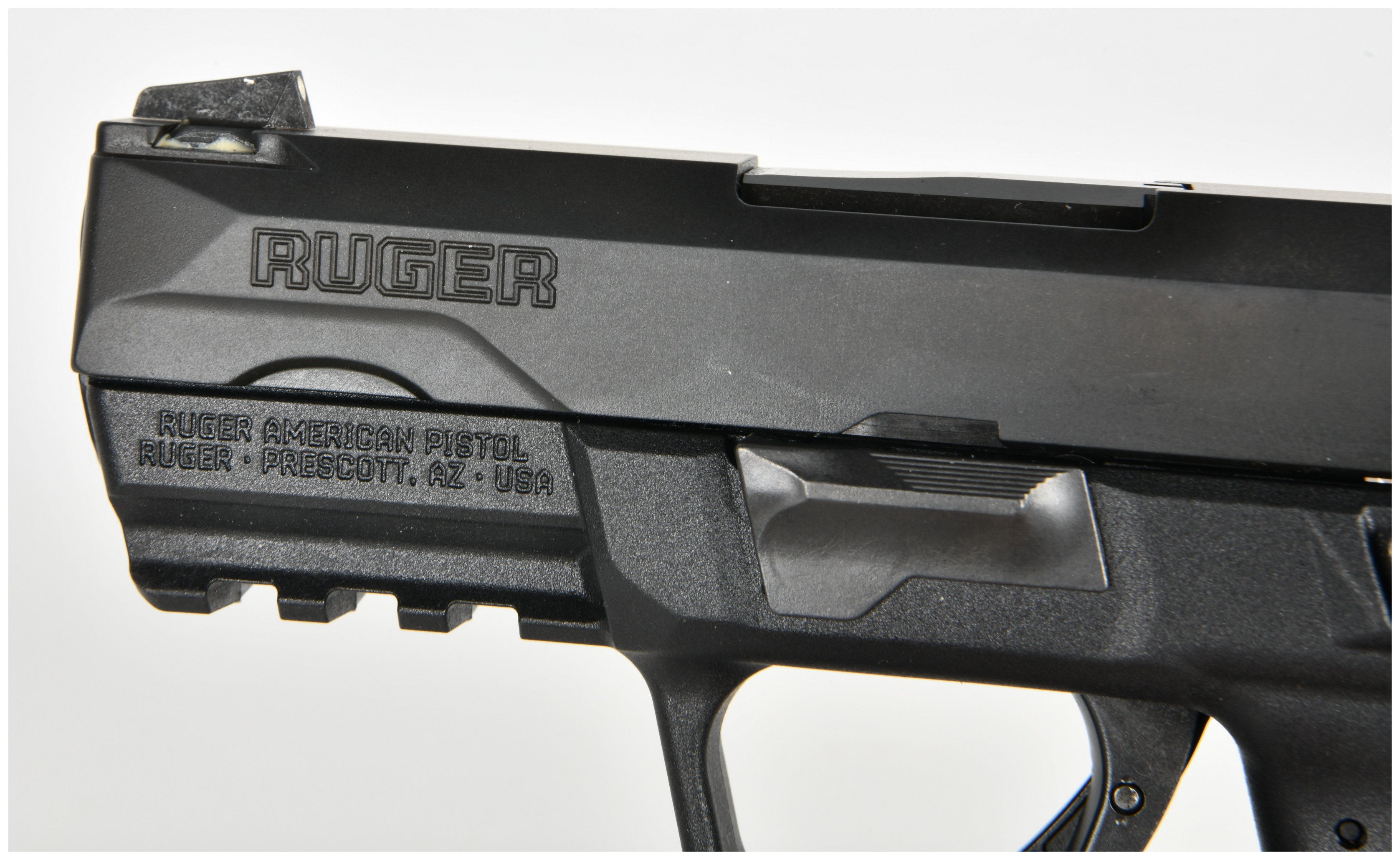 Ruger American Pistol Compact Semi-Automatic Pistol 9mm Luger with 3.55 Inch Barrel