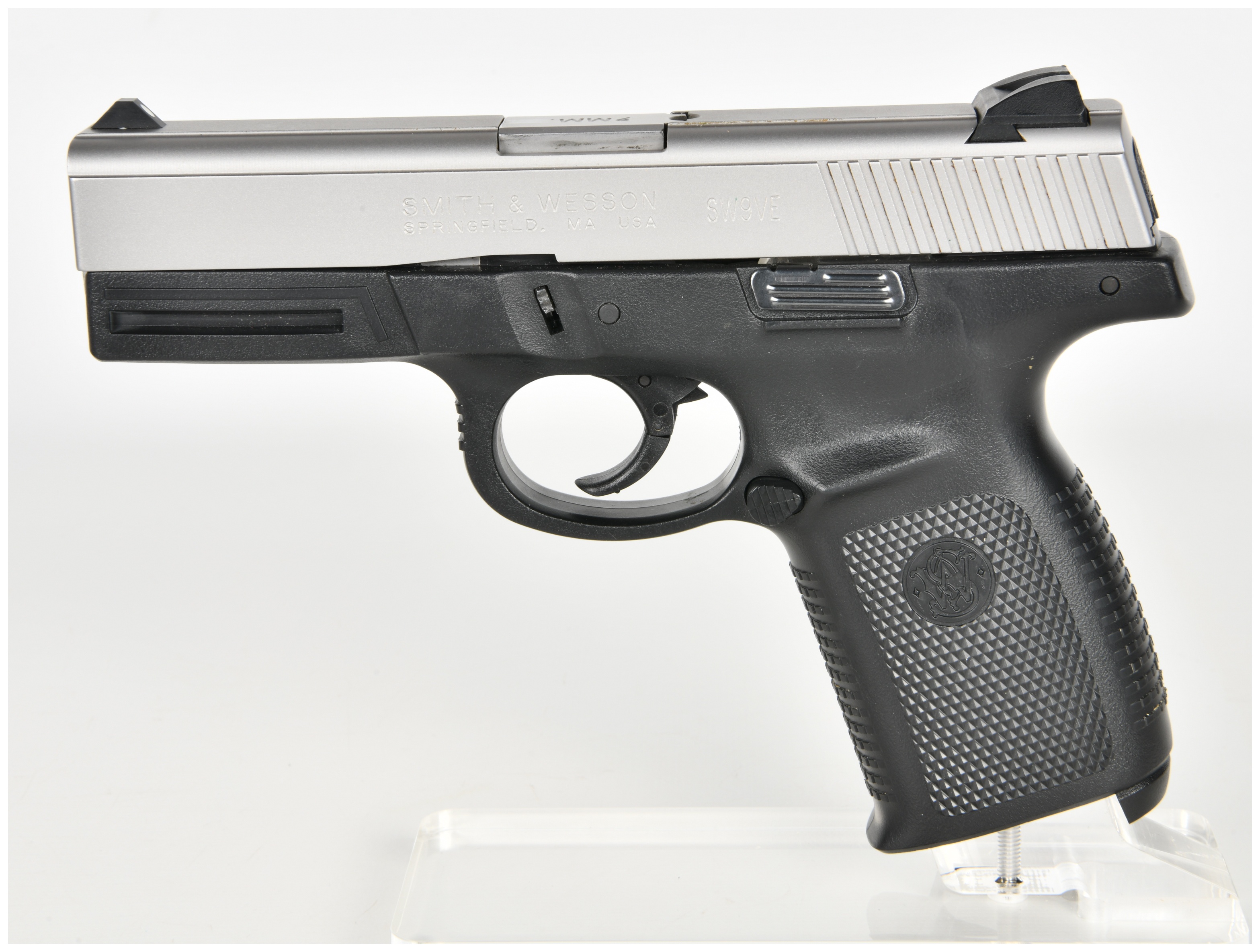 Smith & Wesson Model SW9VE Semi-Automatic Pistol 9mm with 4 Inch Barrel
