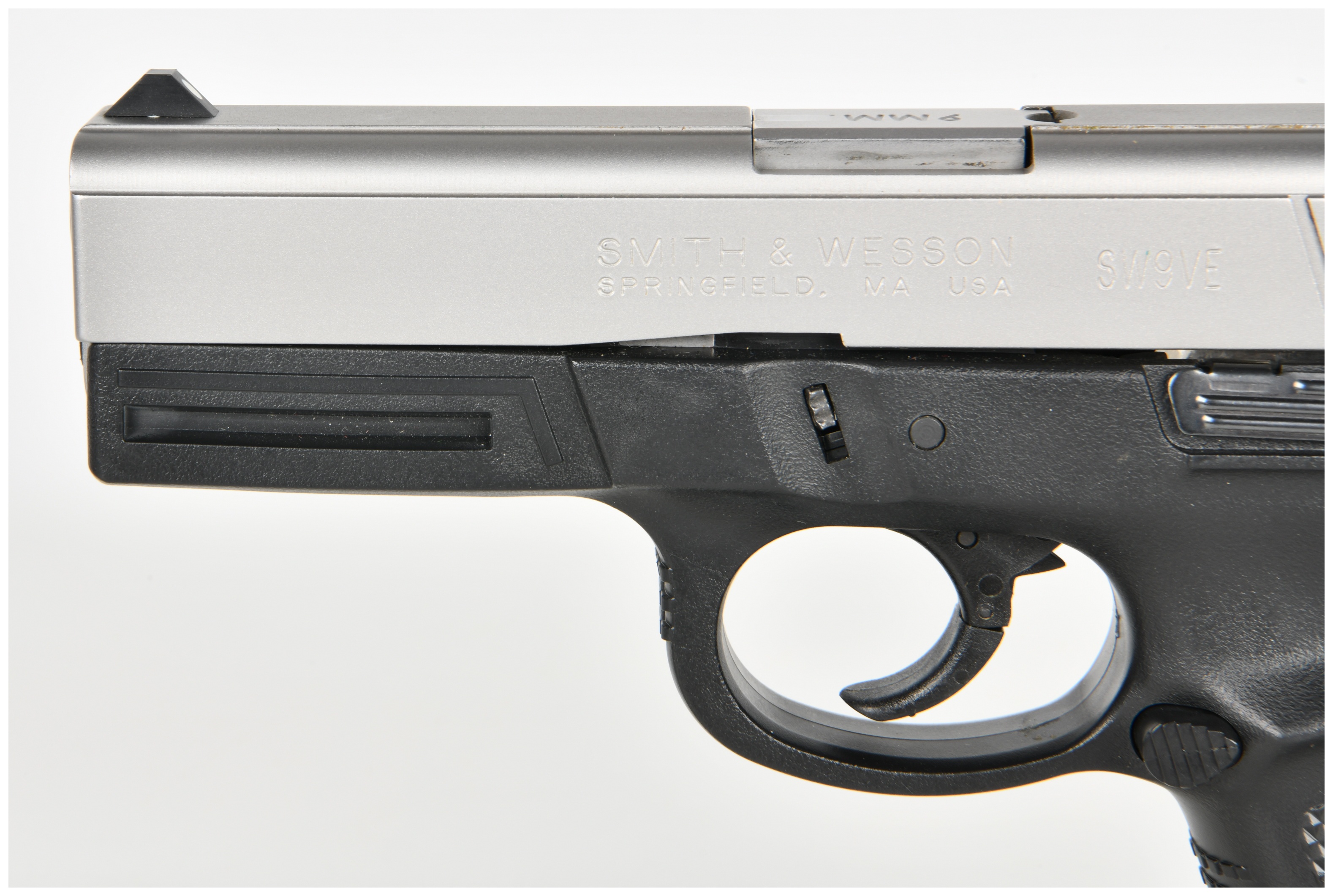 Smith & Wesson Model SW9VE Semi-Automatic Pistol 9mm with 4 Inch Barrel