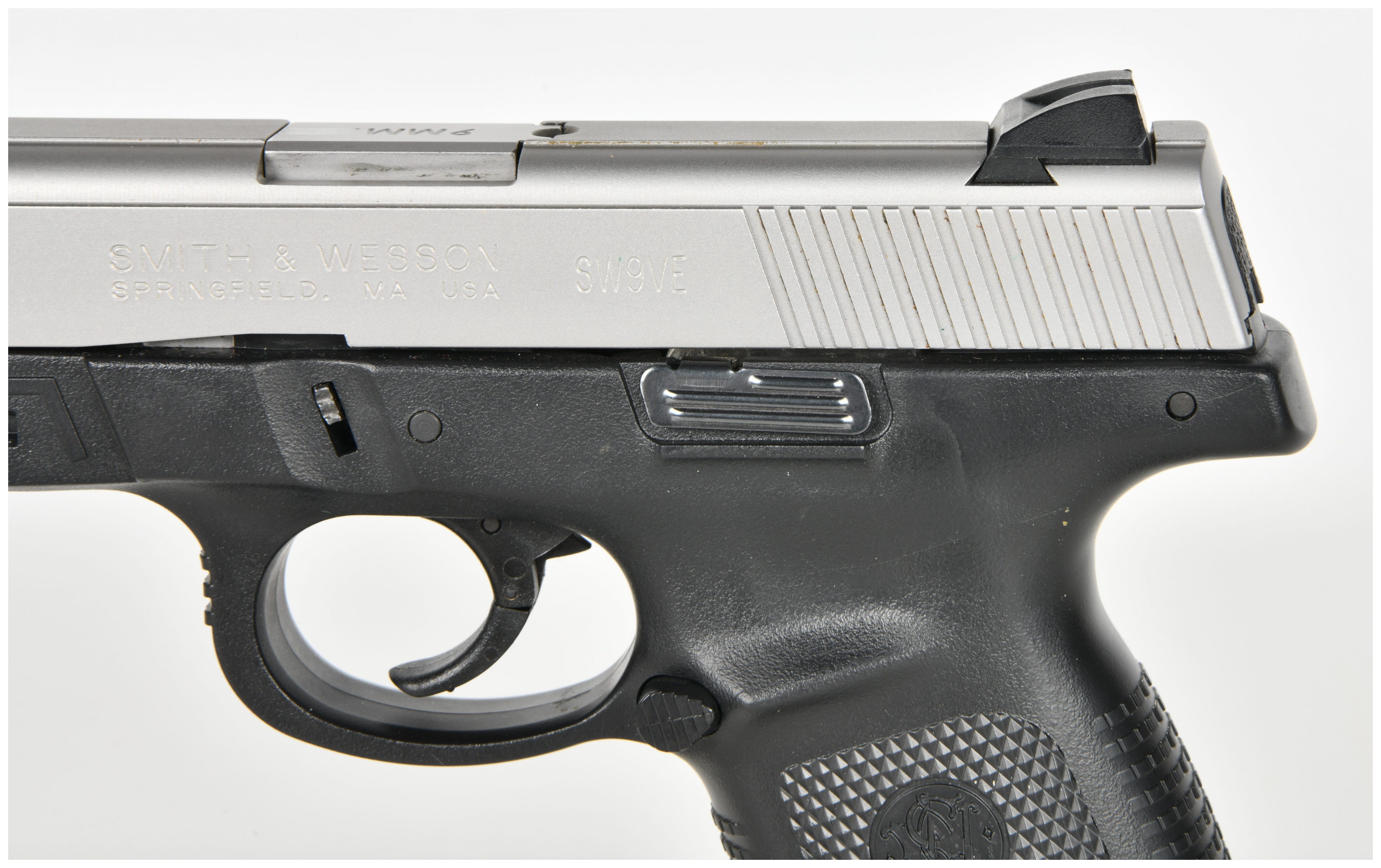 Smith & Wesson Model SW9VE Semi-Automatic Pistol 9mm with 4 Inch Barrel