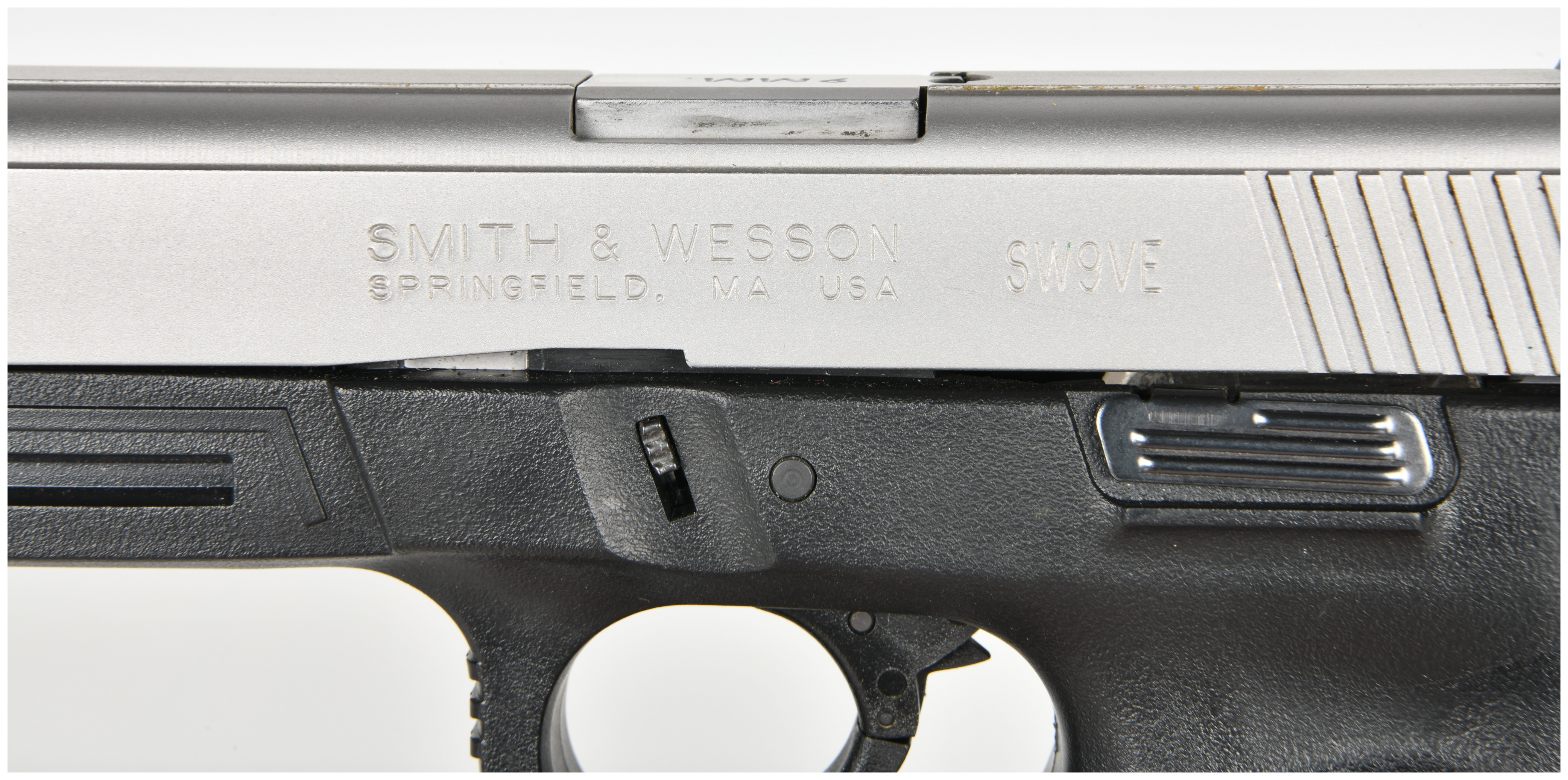 Smith & Wesson Model SW9VE Semi-Automatic Pistol 9mm with 4 Inch Barrel