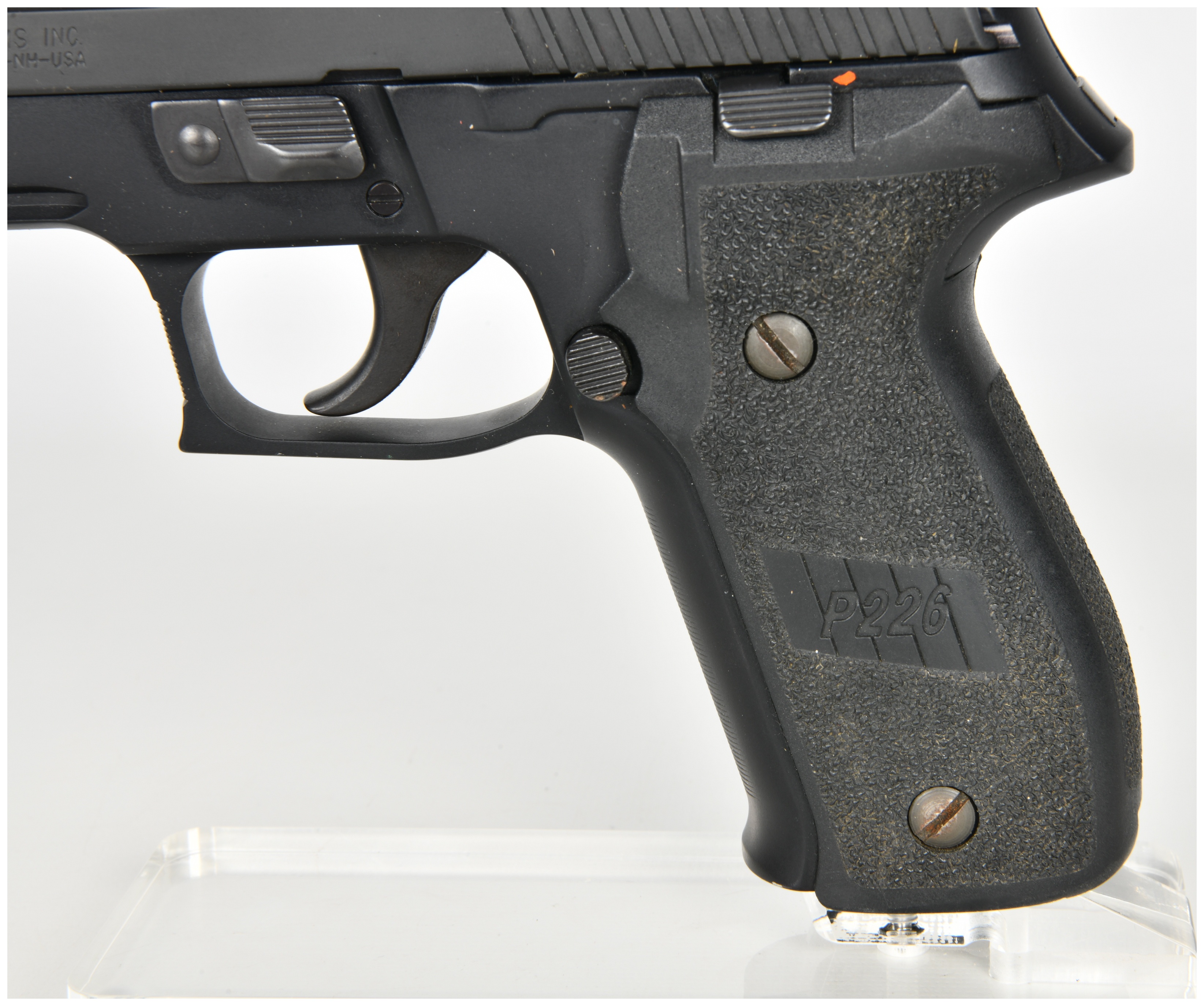SIG Sauer P226 Semi-Automatic Pistol .40 S&W with 4.4 Inch Barrel