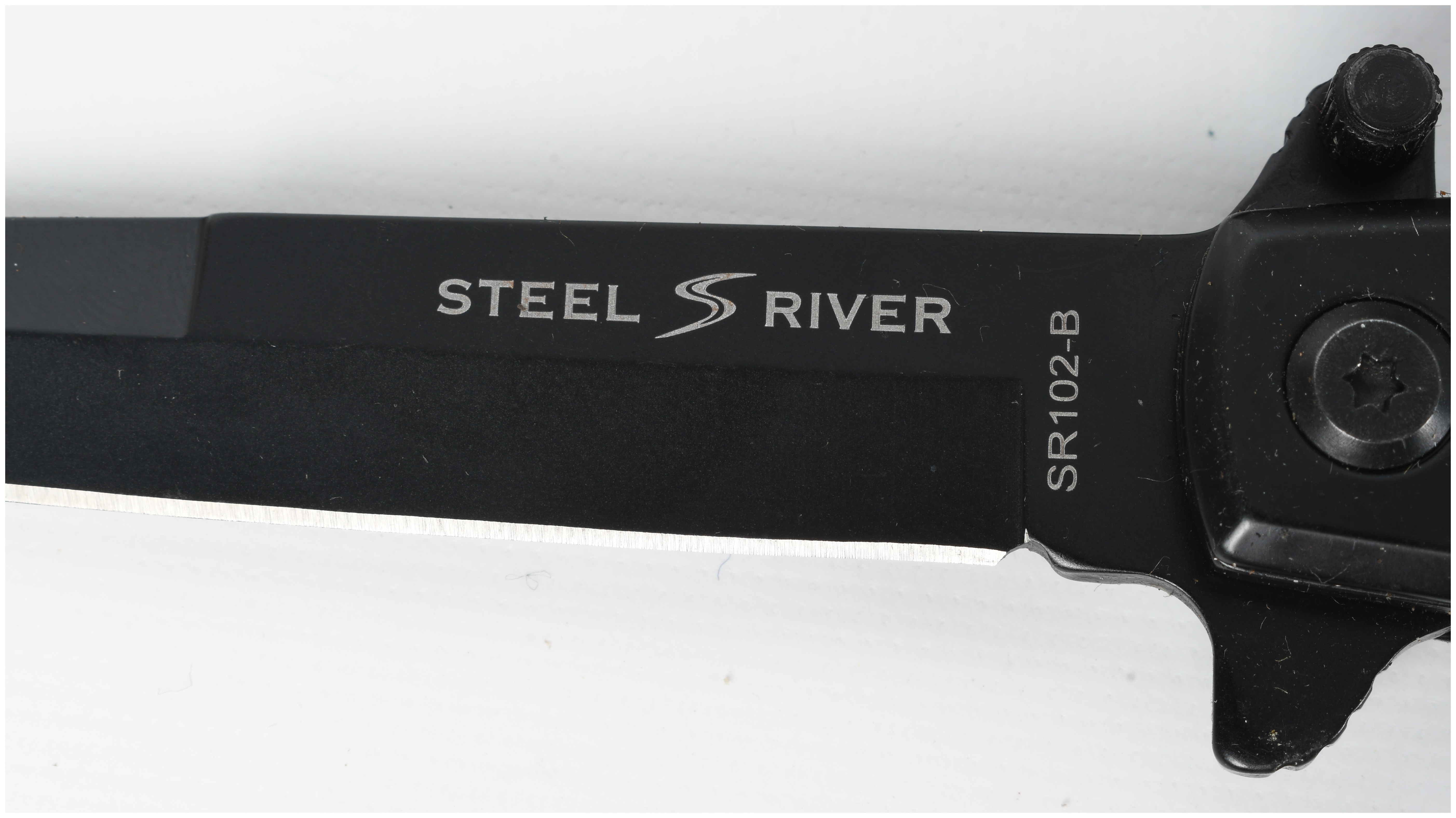A Collection of 5 Assorted Automatic and Folding Pocket Knives