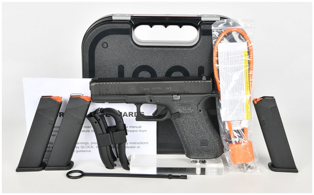 Lot 396: Glock 17 Gen 5 Semi-Automatic Pistol 9x19mm with 4.49 Inch Barrel