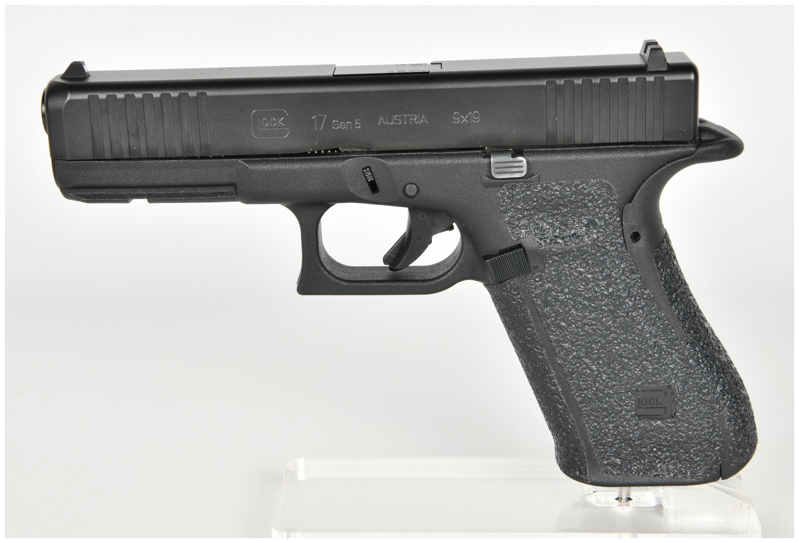 Glock 17 Gen 5 Semi-Automatic Pistol 9x19mm with 4.49 Inch Barrel