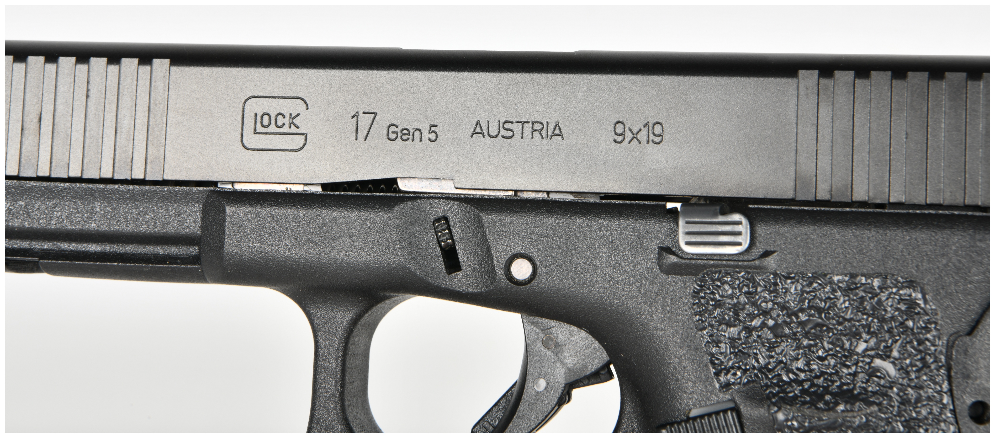 Glock 17 Gen 5 Semi-Automatic Pistol 9x19mm with 4.49 Inch Barrel