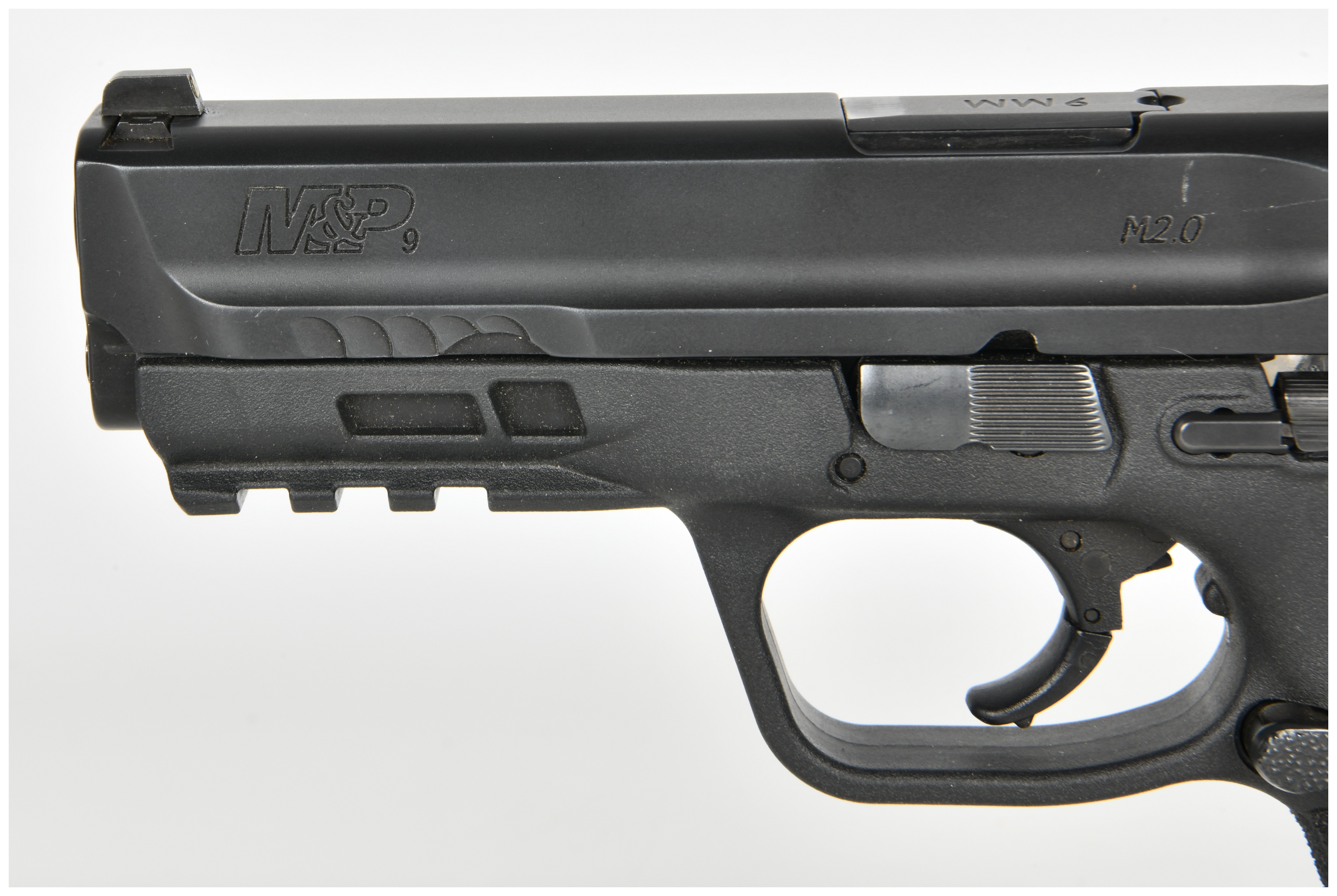 Smith & Wesson M&P9 M2.0 Semi-Automatic Striker-Fired Pistol 9mm with 4.25 Inch Barrel