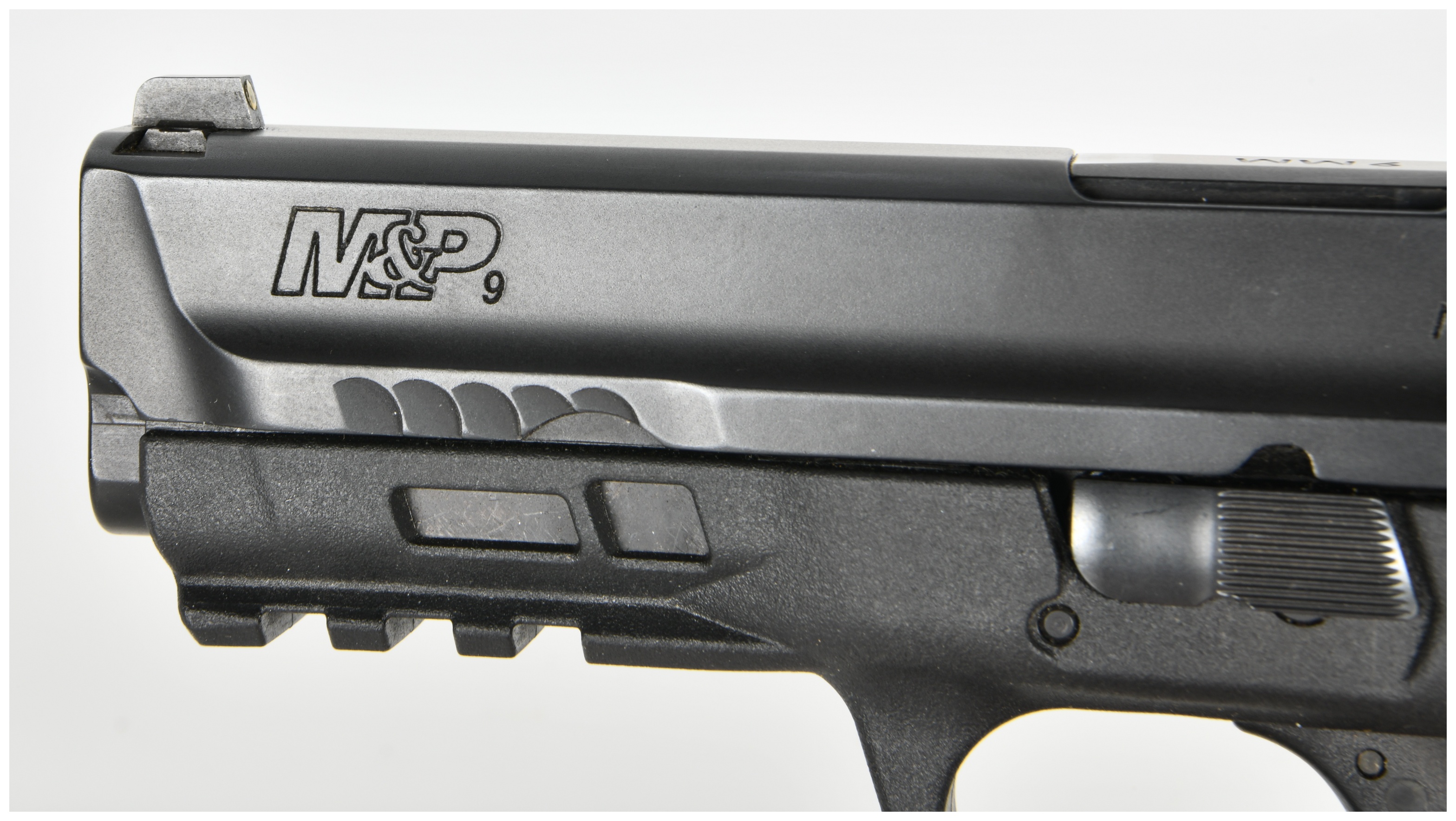 Smith & Wesson M&P9 M2.0 Semi-Automatic Striker-Fired Pistol 9mm with 4.25 Inch Barrel
