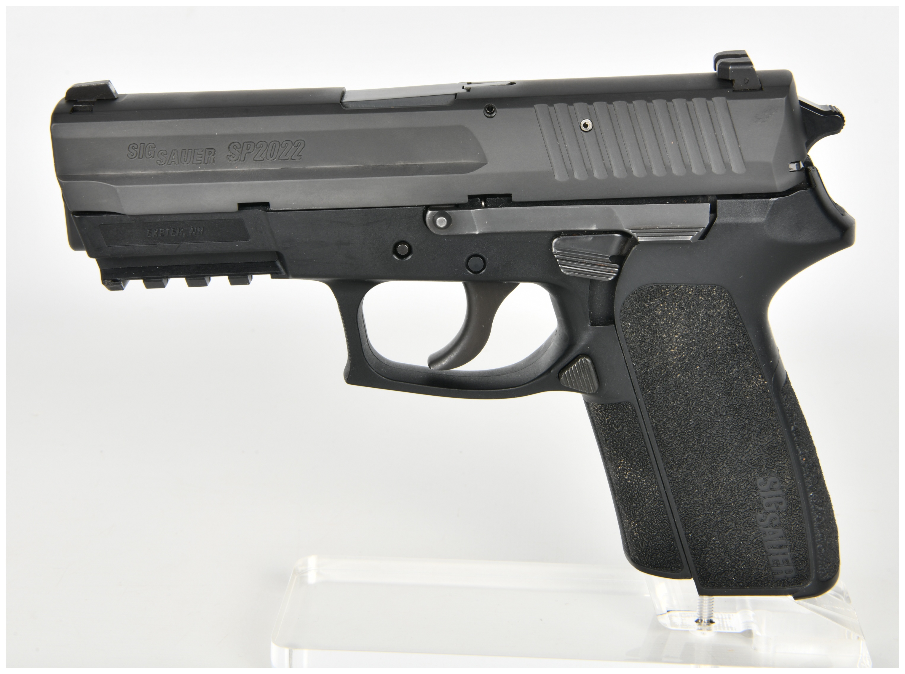 SIG Sauer SP2022 Double-Action/Single-Action Semi-Automatic Pistol 9mm Parabellum with 3.9 Inch Barrel March 25, 2015
