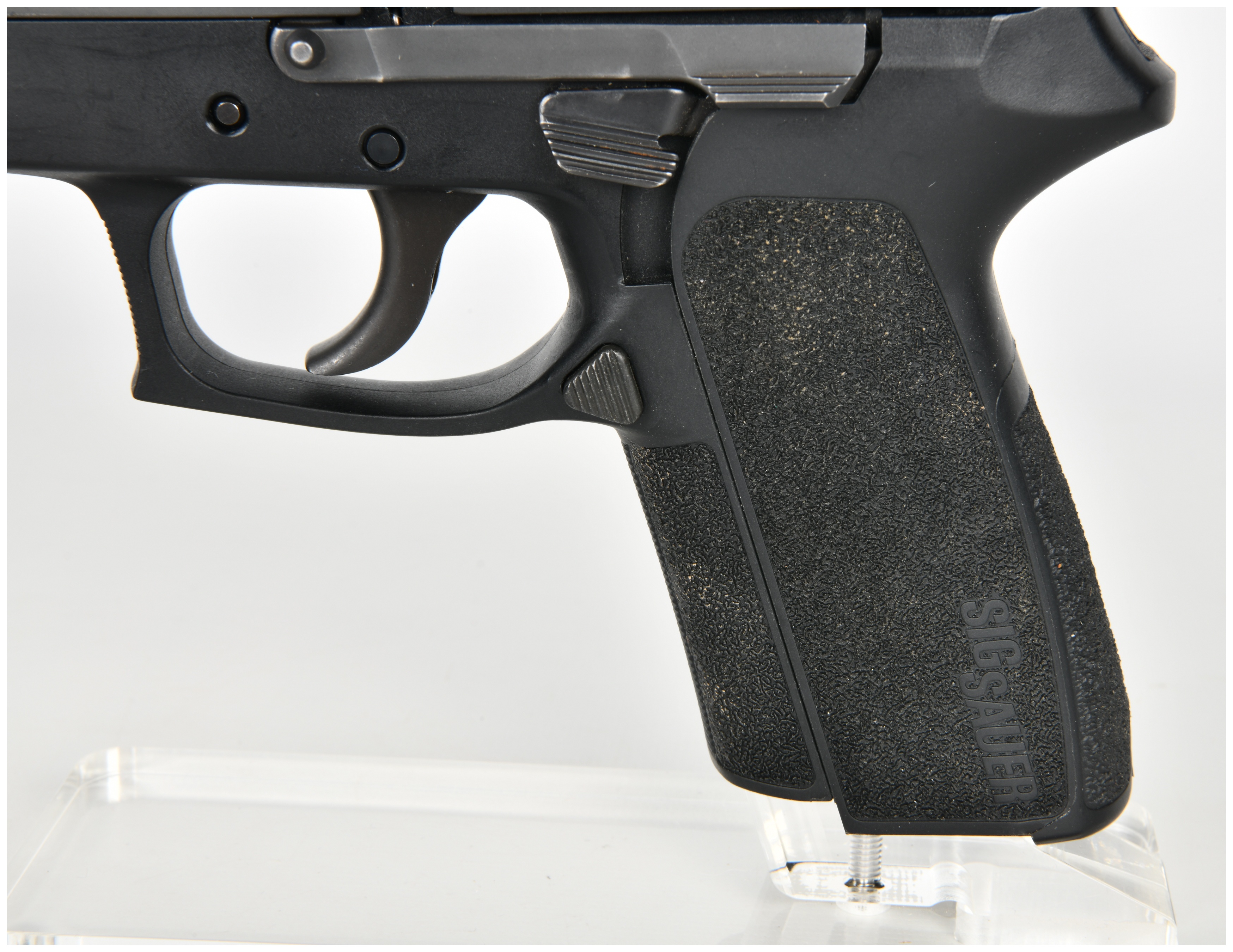 SIG Sauer SP2022 Double-Action/Single-Action Semi-Automatic Pistol 9mm Parabellum with 3.9 Inch Barrel March 25, 2015