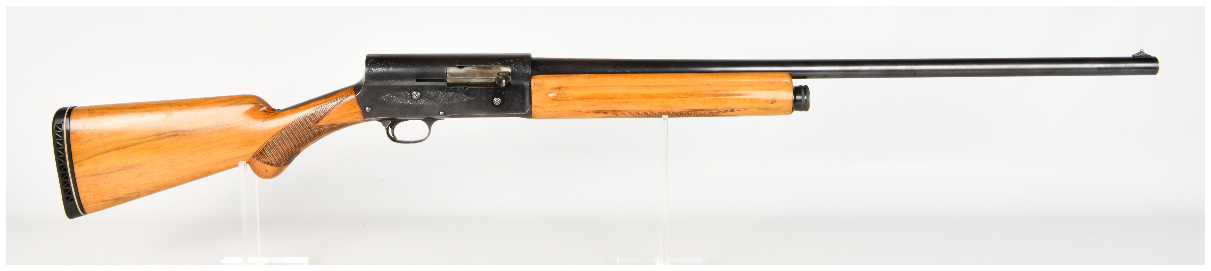 Browning Auto-5 Semi-Automatic Shotgun 12 Gauge with 27.5 Inch Barrel
