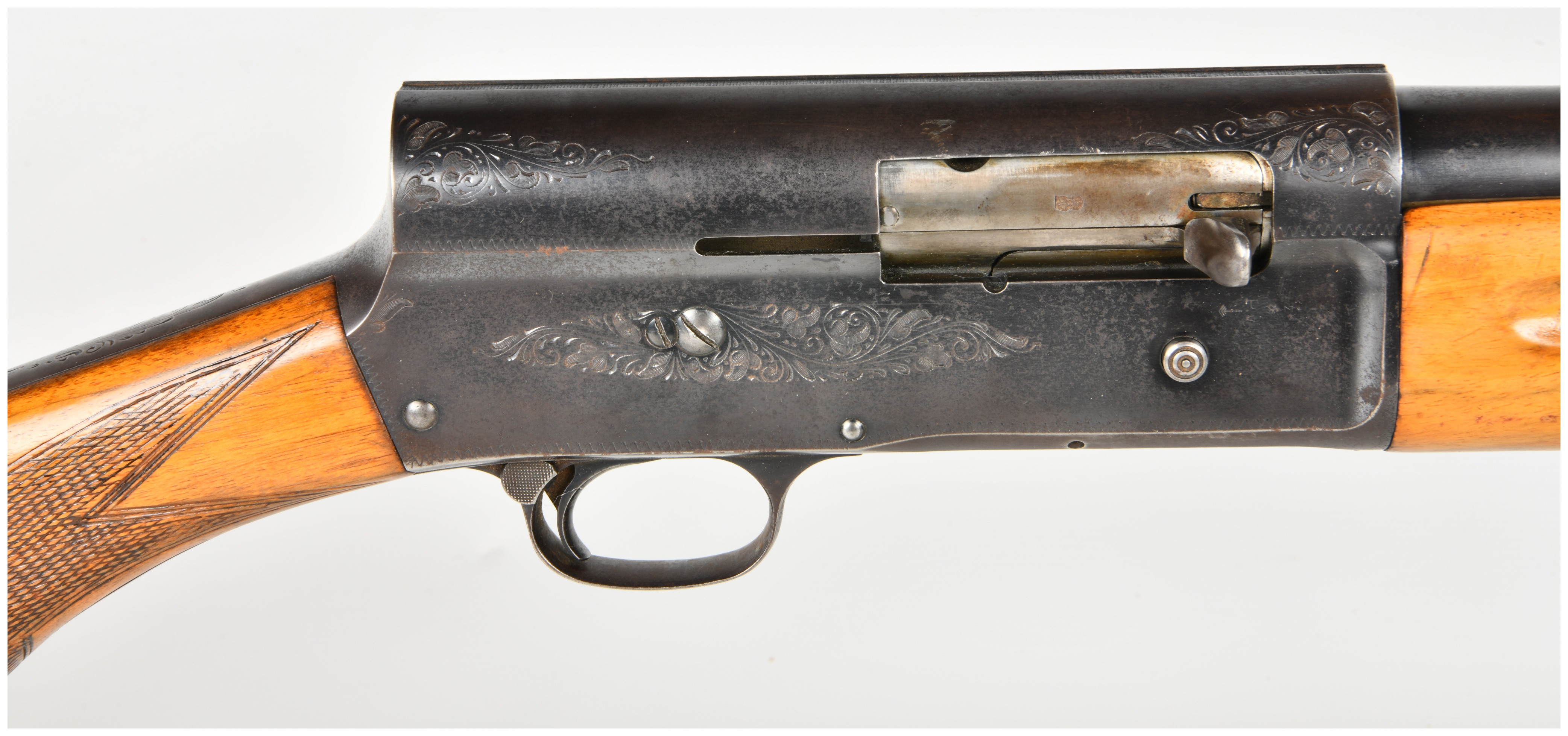 Browning Auto-5 Semi-Automatic Shotgun 12 Gauge with 27.5 Inch Barrel