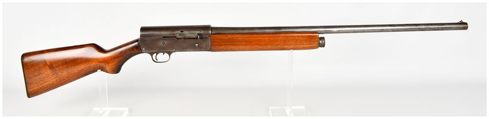 Lot 1122: Remington Model 11 Semi-Automatic Shotgun 12 Gauge with 28 Inch Barrel