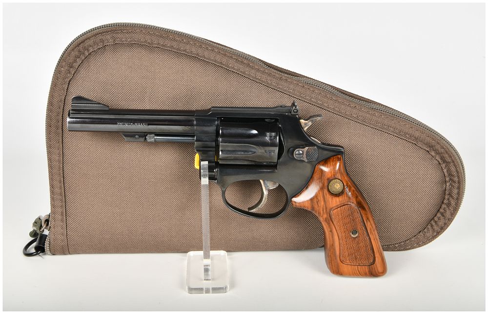 Lot 1401: Taurus Model 94 Double-Action Revolver .22 LR with 4 Inch Barrel
