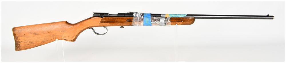 Lot 1584: Western Field Model 32 Bolt Action Rifle .22 S, L & LR for Parts/Repair