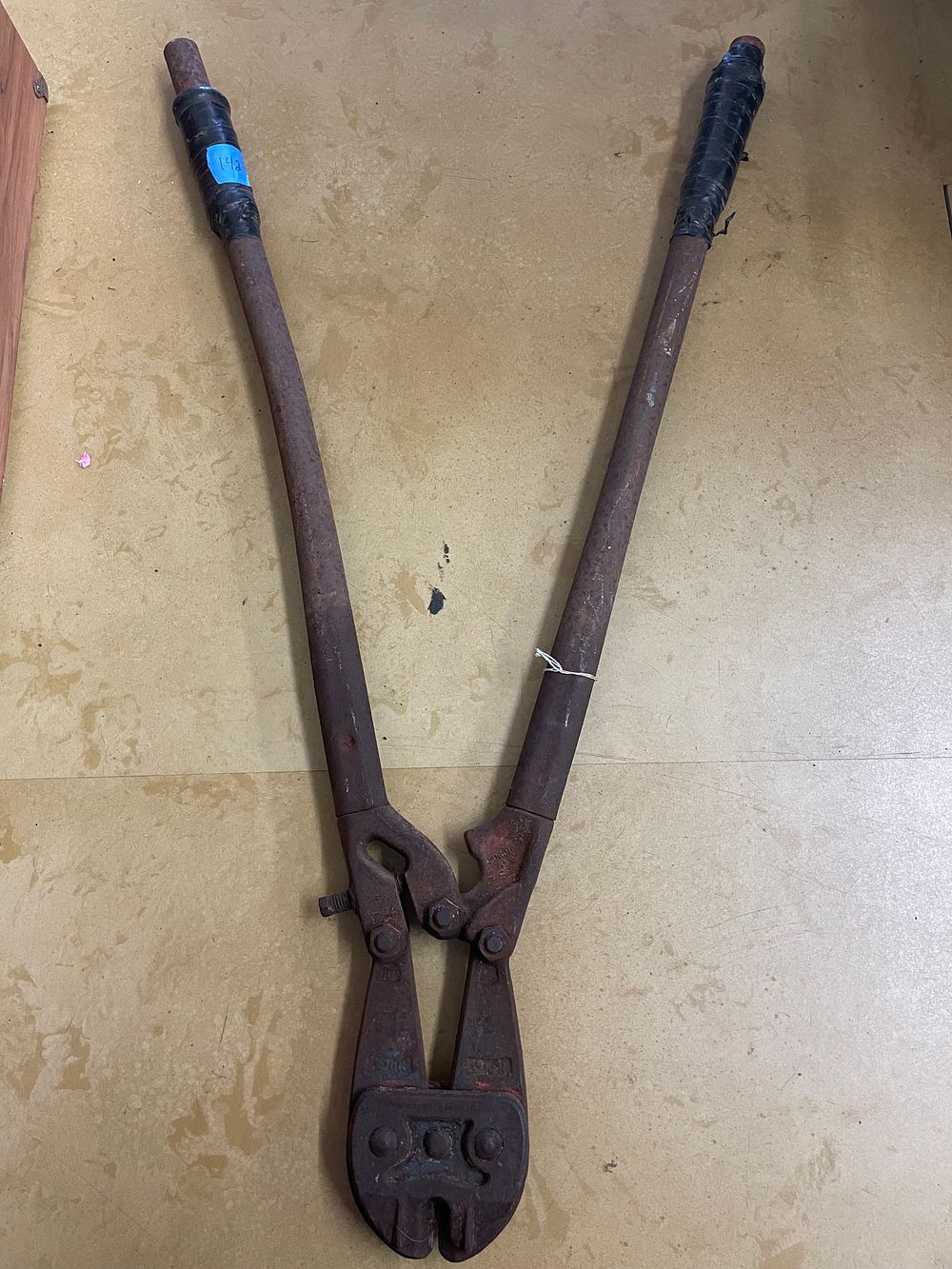 Lot 142: Bolt Cutter