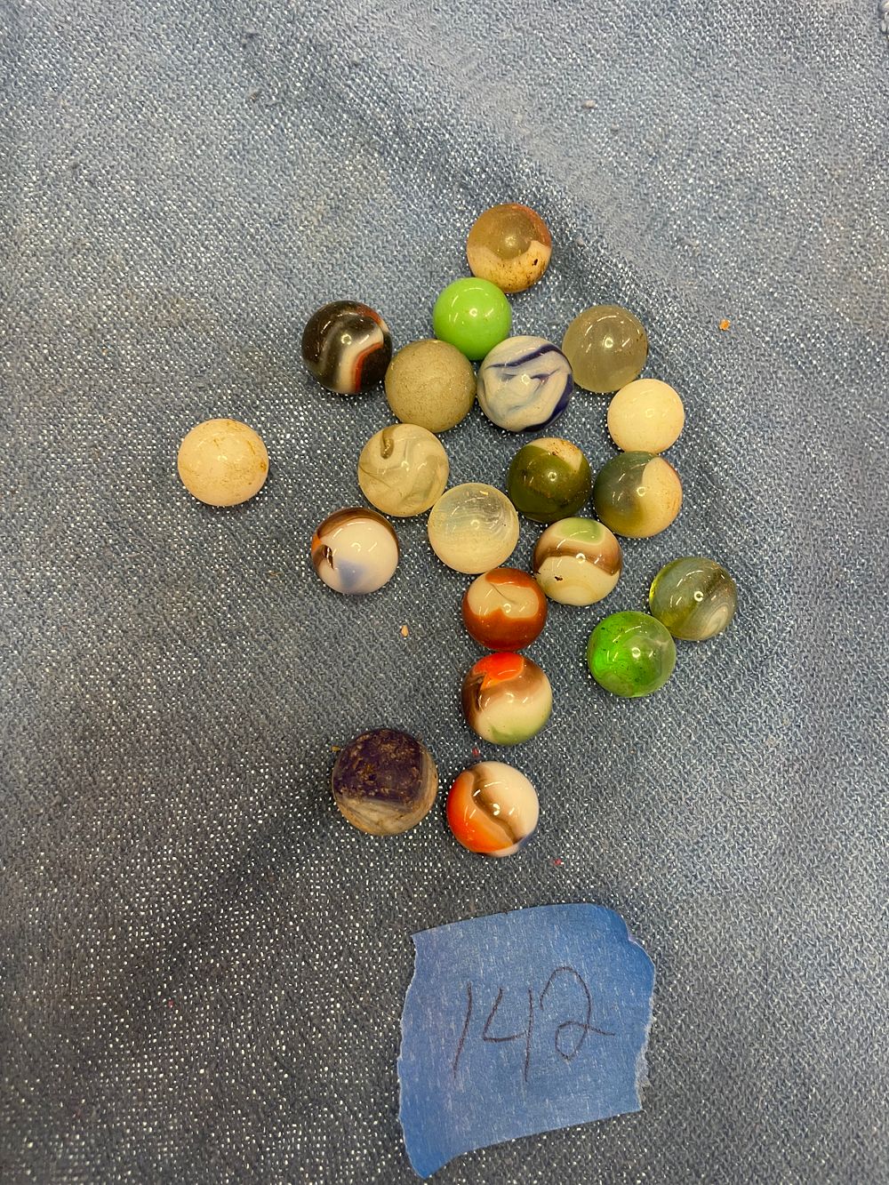 Lot 142: vintage marbles shipping 5 dollar