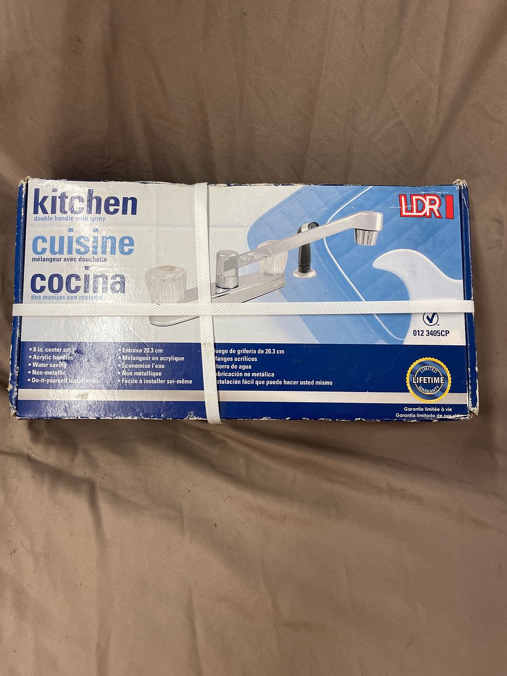Lot 172: FAUCET DOUBLE HANDLE WITH SPRAYER SHIPPING 10 DOLLARS