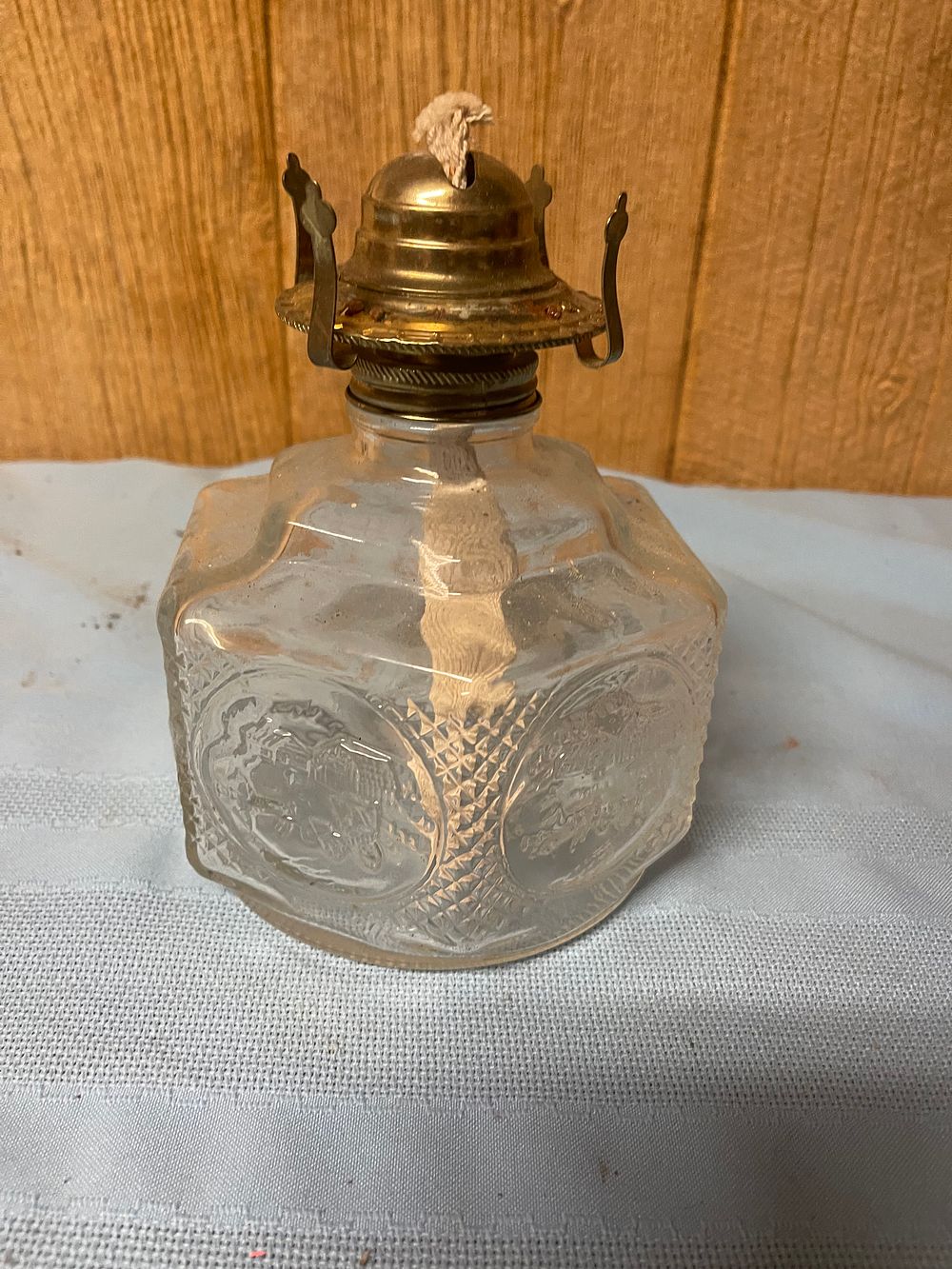 Lot 176: Oil lamp no shade no shipping