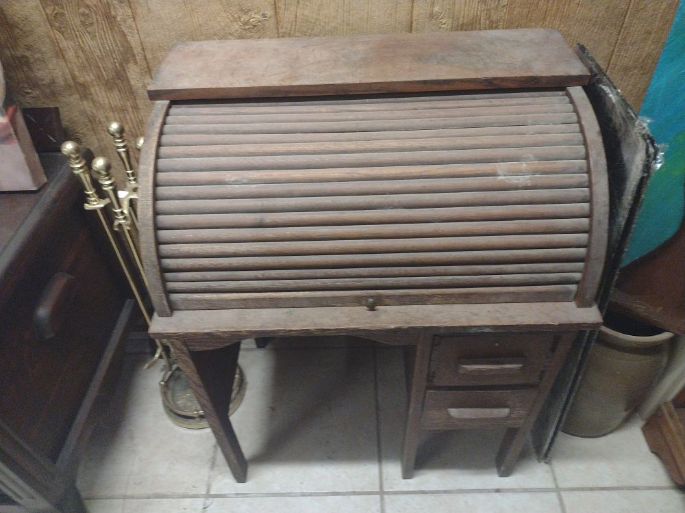 Lot 251: Child's Roll Top Deck No Shipping Local Pickup Only