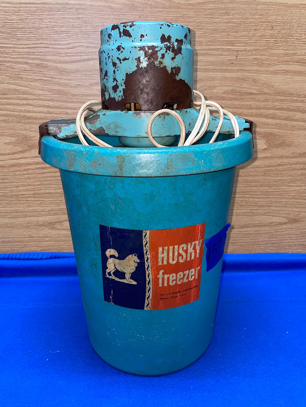 Lot 157: Vintage Husky Made In The USA Ice Cream Maker