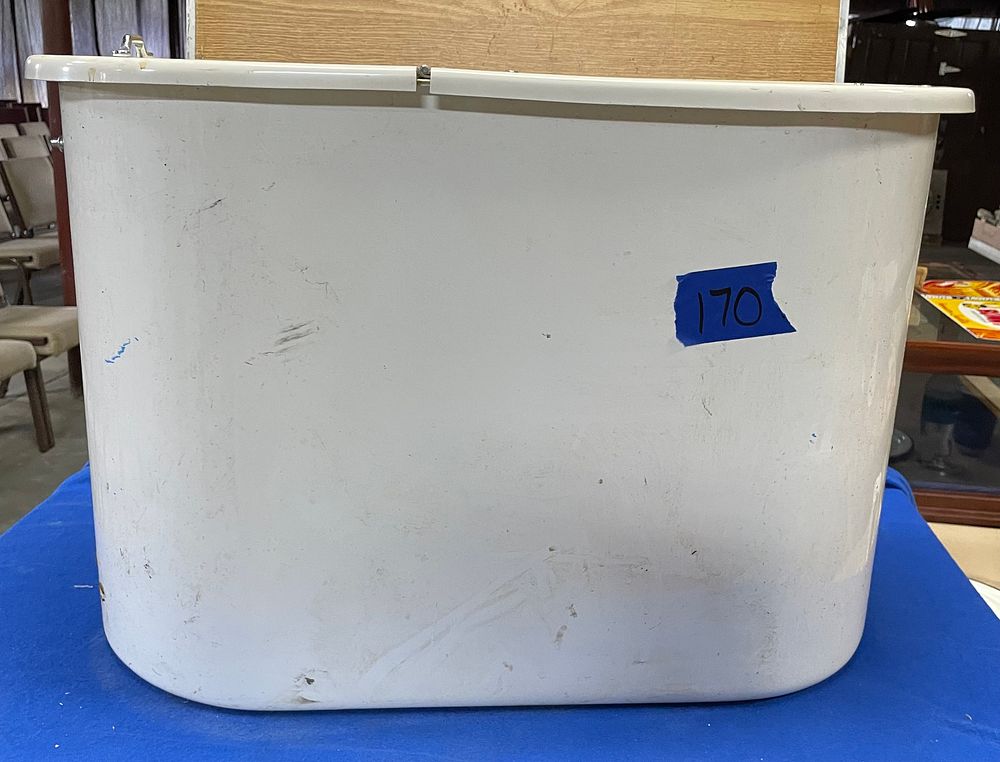 Lot 170: Live Well w/ Pump
